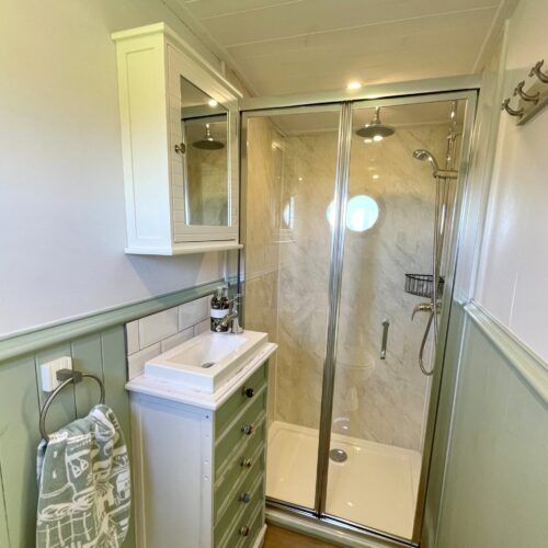 Shearling hut bathroom